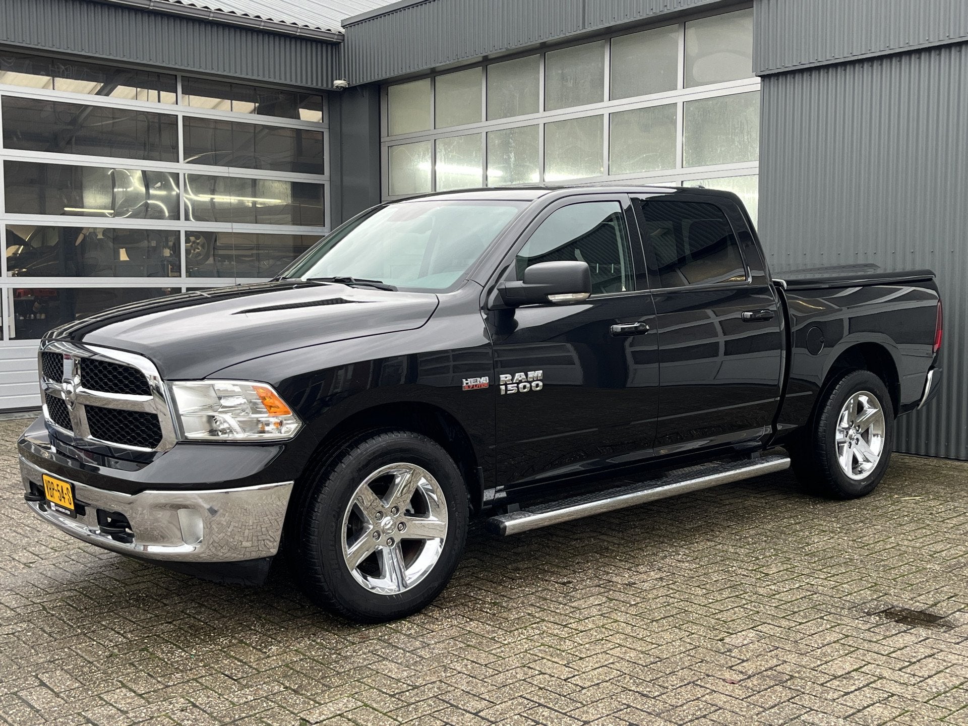Dodge Ram 1500 5.7 V8 Hemi 4WD Bpm vrij Lpg en benzine Airco, Automaat, Gebruikt, 5654 cc, 402 pk