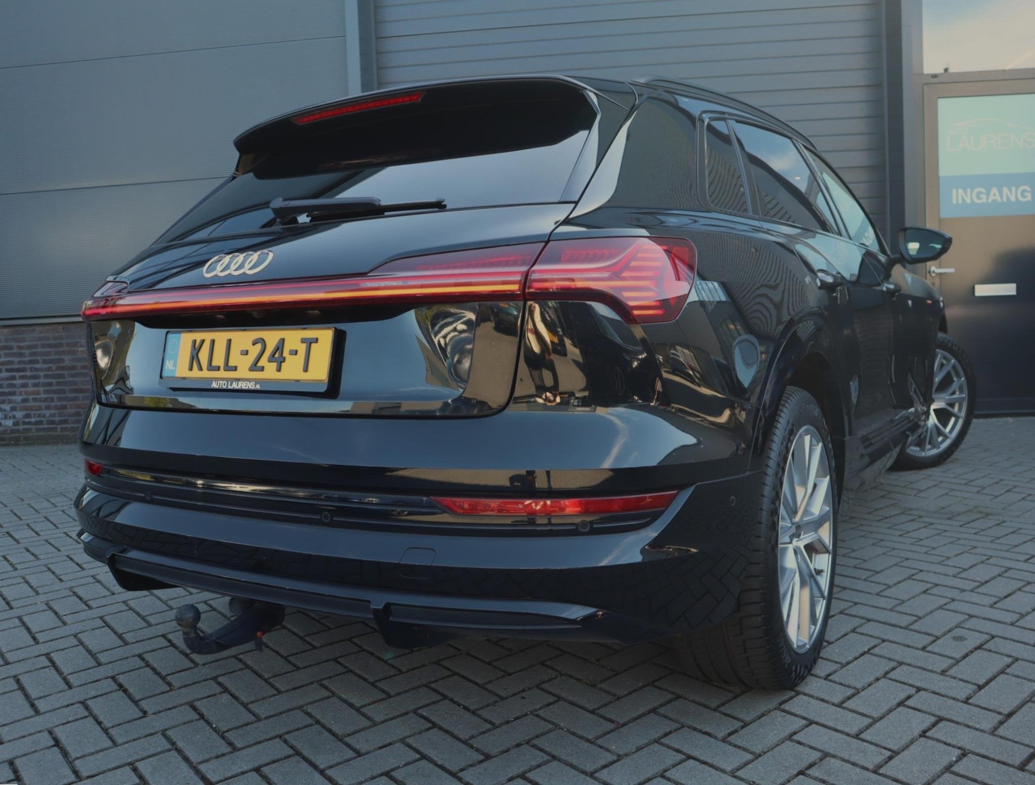 Audi e-tron e-tron 55 quattro advanced Pro Line Plus 95 kWh, Automaat, 95 kWh, Zwart, Leder