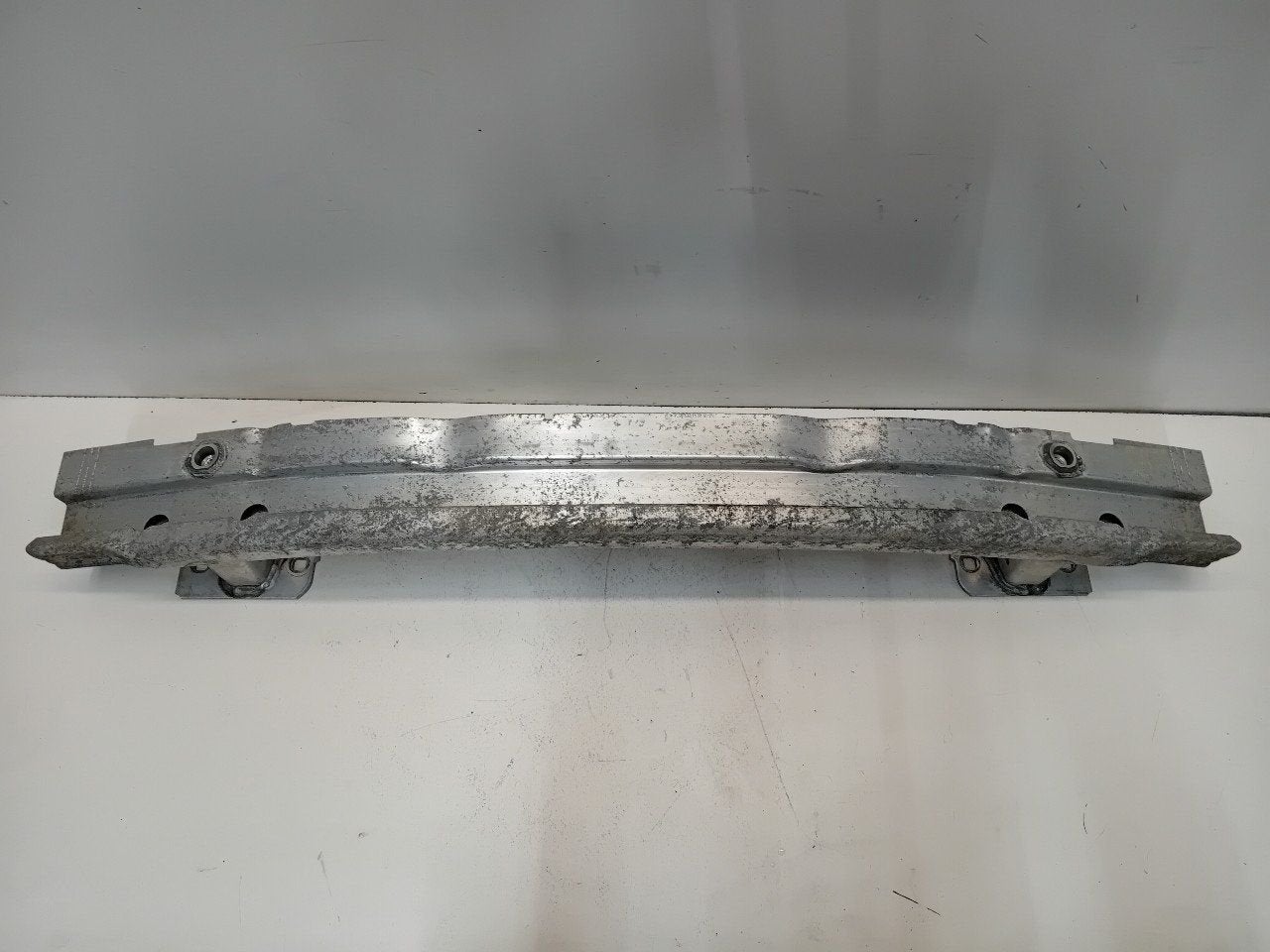 Bumperbalk achter Volkswagen Touareg, Onderdelen@venauto.nl, Van der Ven Autorecycling B.V., Gebruikt, Ettenseweg 76, 4706 PB Roosendaal, The Netherlands