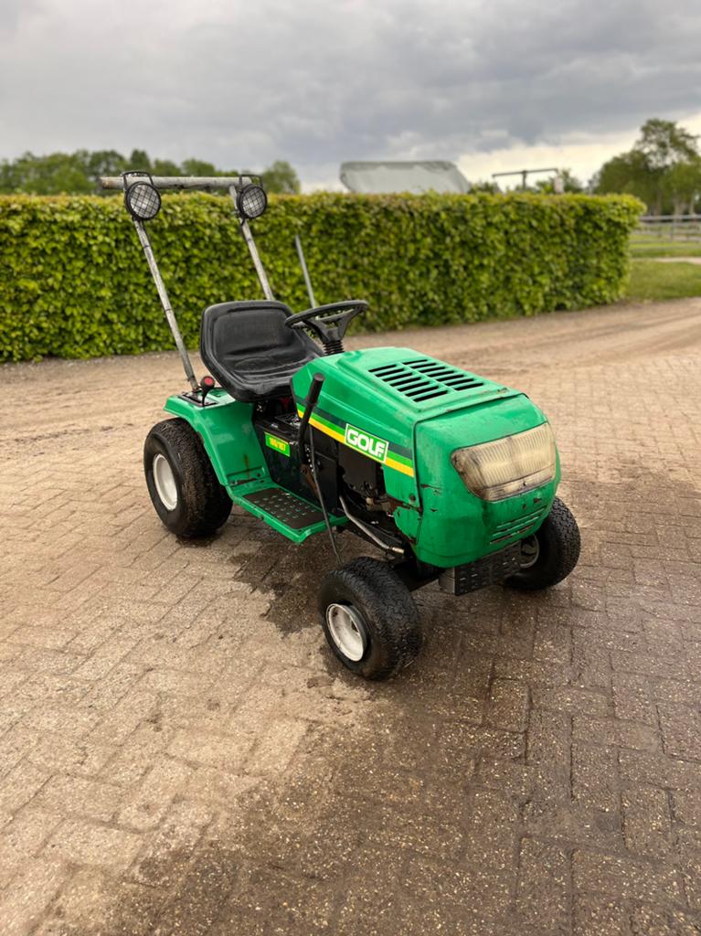 Grasmaaier trekker zonder dek moet weg, Ophalen, Gebruikt