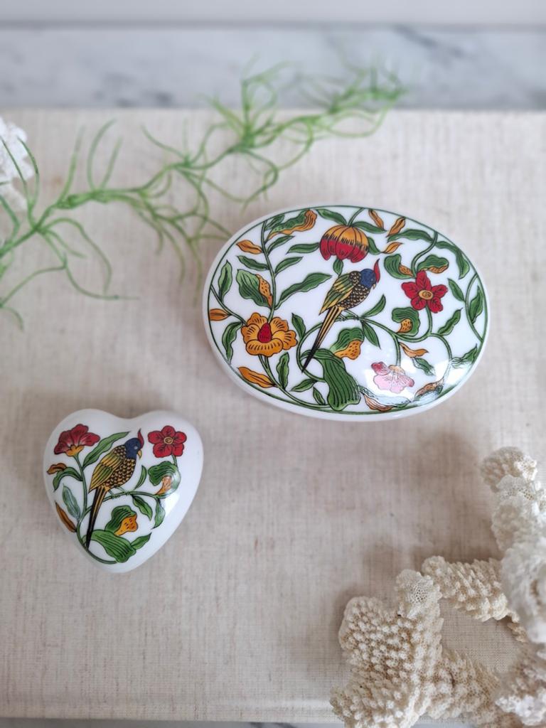 Set van 2 porseleinen doosjes met vogel- en bloemmotief, Meerkleurig, Ophalen of Verzenden, Steen/keramiek, Klassiek