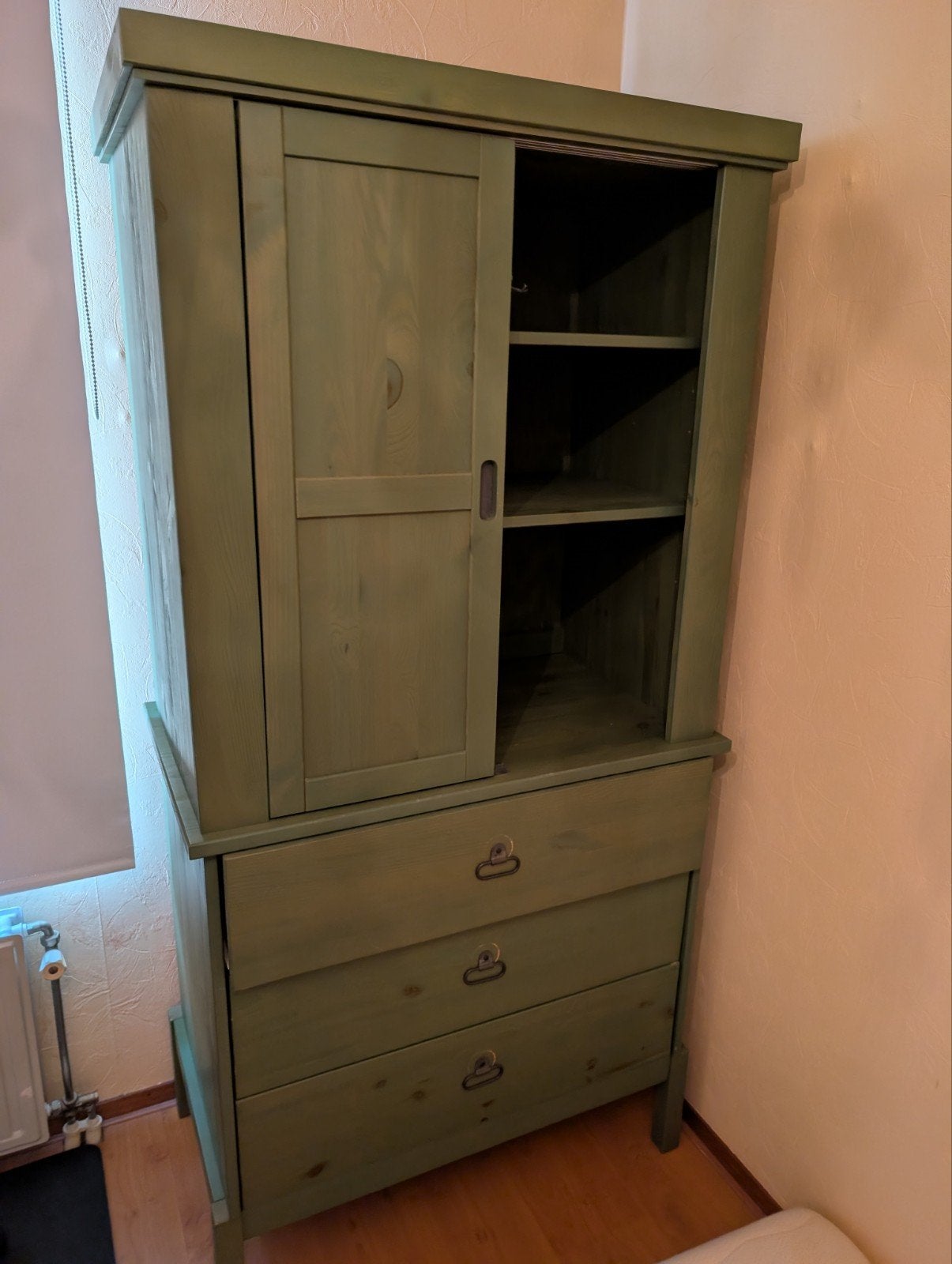 Groene houten kast met lades en schuifdeuren, Ophalen, Gebruikt, Met deur(en), 50 tot 100 cm