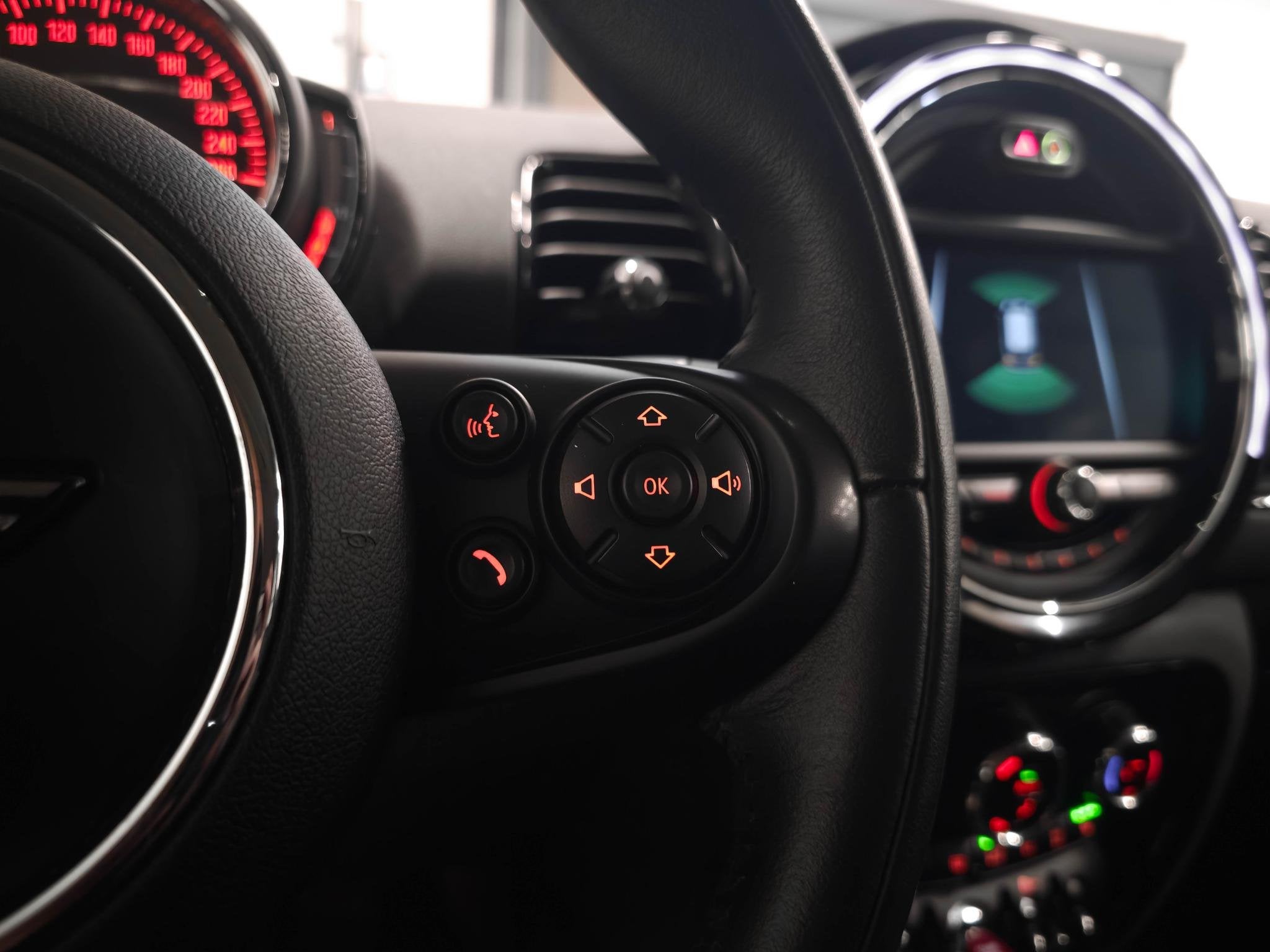 Foto 16 van MINI Clubman 1.5 Cooper Black edition | Carplay | Stoelverwa