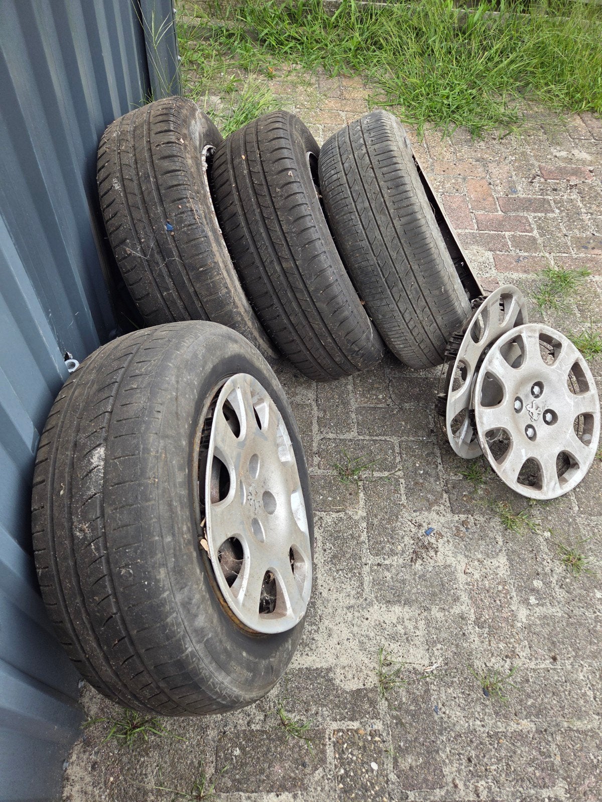 Gebruikte banden en velgen, 14 inch, Peugeot wieldoppen, Auto-onderdelen, Ophalen, 14 inch, Gebruikt, 175 mm