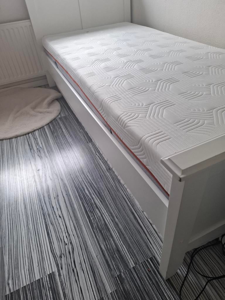 Gratis, Gebruikt, 90 cm, Eenpersoons, Wit