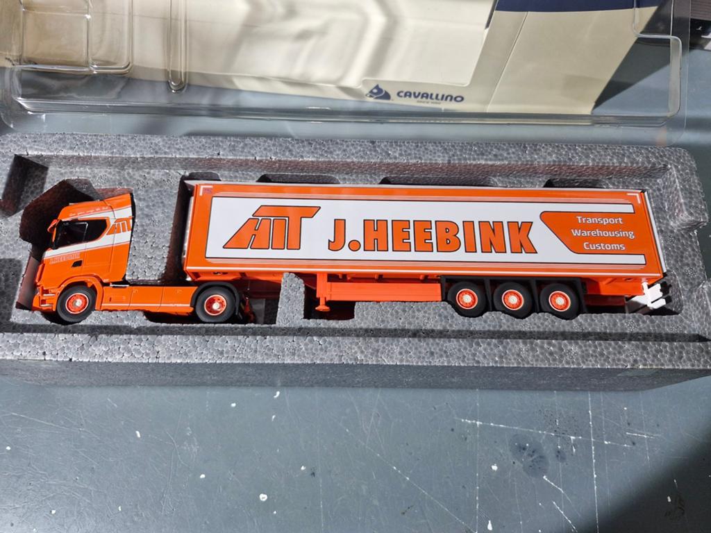 Scania met koeltrailer J HEEBINK