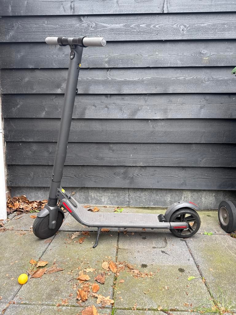 Ninebot by Segway elektrische step incl oplader, Ophalen, Zo goed als nieuw, Elektrische step (E-scooter)