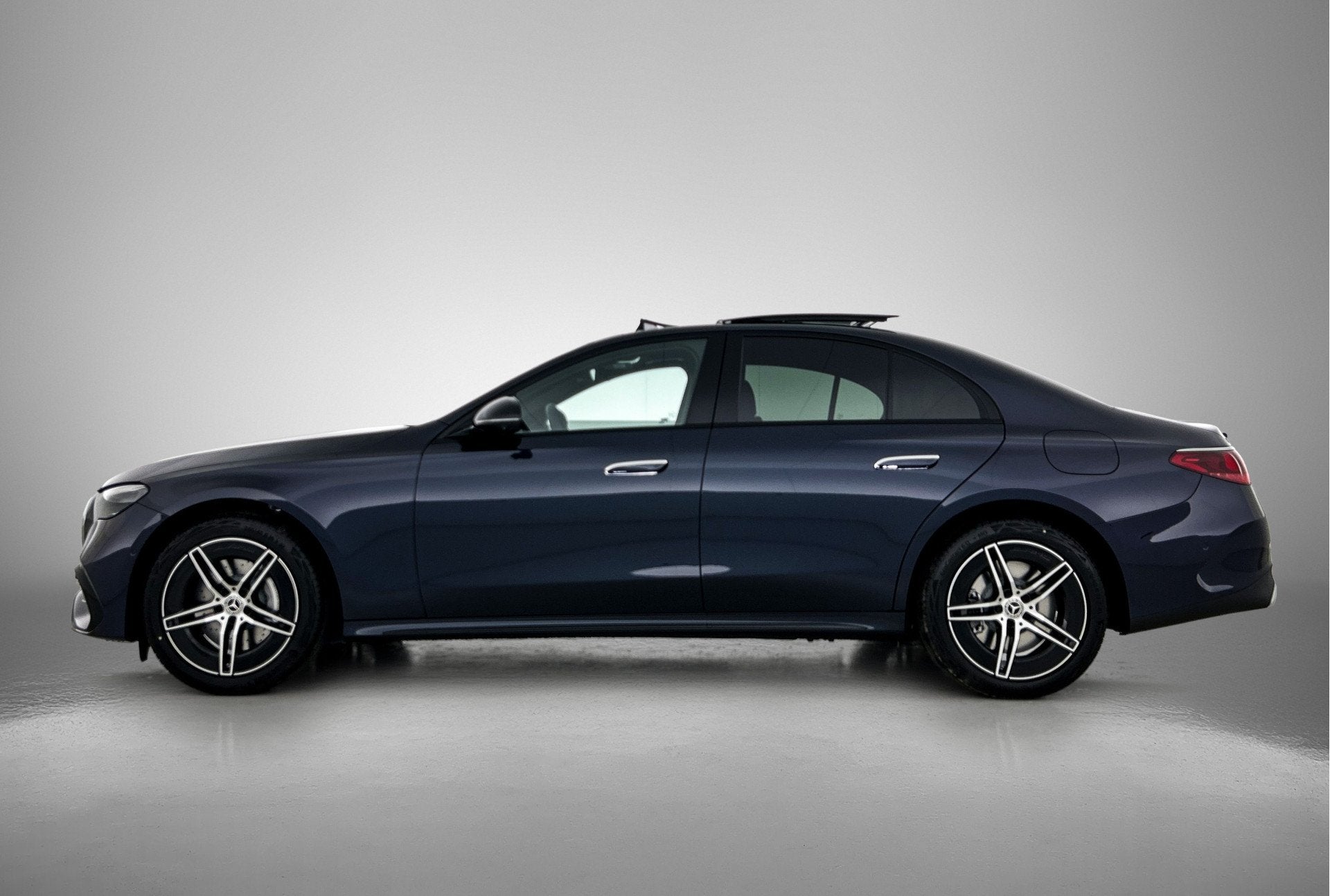 Mercedes-Benz E-Klasse 300 e Business Solution AMG | Comfort, Auto's, Automaat, Achterwielaandrijving, Stoelverwarming, Zwart