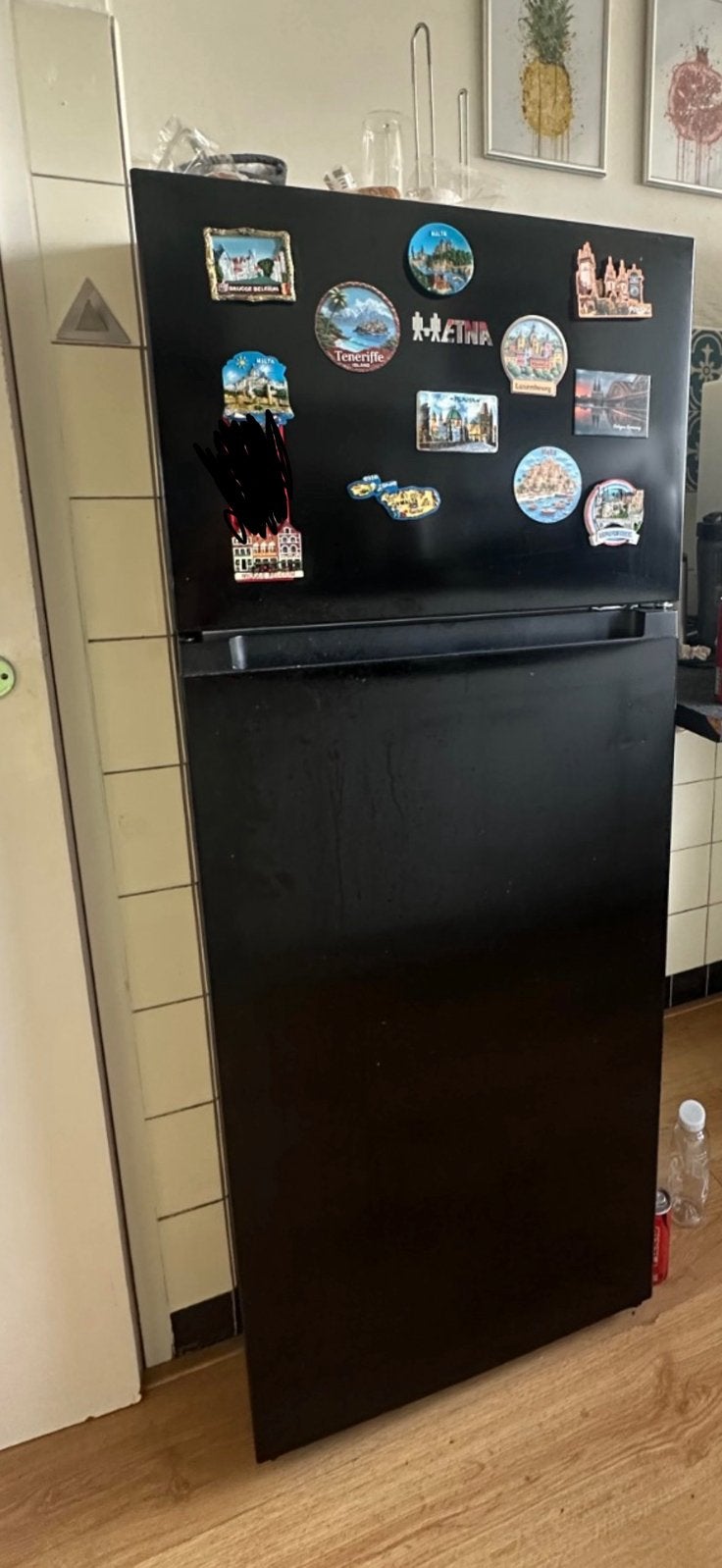 Black refrigerator with freezer - good condition, Ophalen, 150 tot 200 liter, Gebruikt, 140 tot 160 cm
