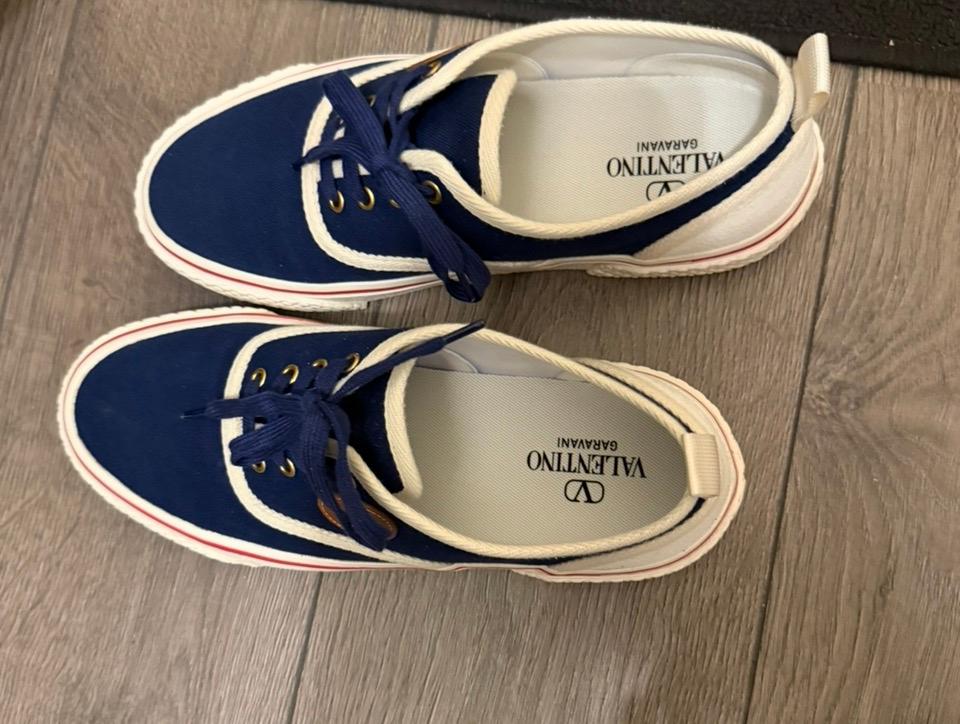 Mooi schoenen VALENTINO, Ophalen of Verzenden, Zo goed als nieuw, Sneakers of Gympen