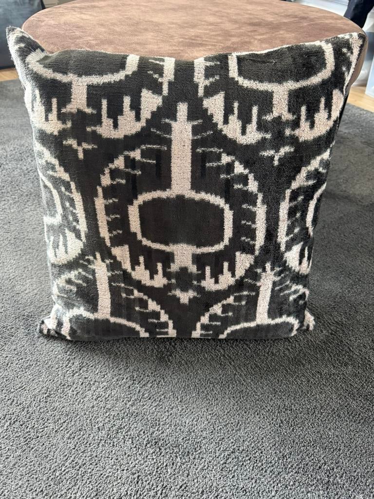 Luxe sierkussen Ikat - 45 x 45 cm - rook-/huisd.vrij, Huis en Inrichting, Woonaccessoires | Kussens, Ophalen of Verzenden, Zo goed als nieuw