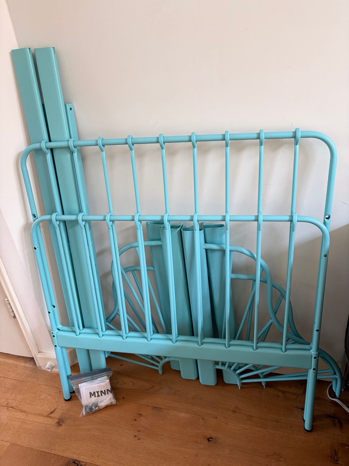 IKEA MINNEN uitschuifbaar kinderbed - Blauw, Kinderen en Baby's, Ophalen, Gebruikt, 70 tot 85 cm, Lattenbodem