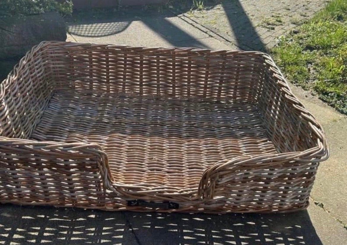 Handgevlochten hondenmand, Ophalen of Verzenden, Zo goed als nieuw