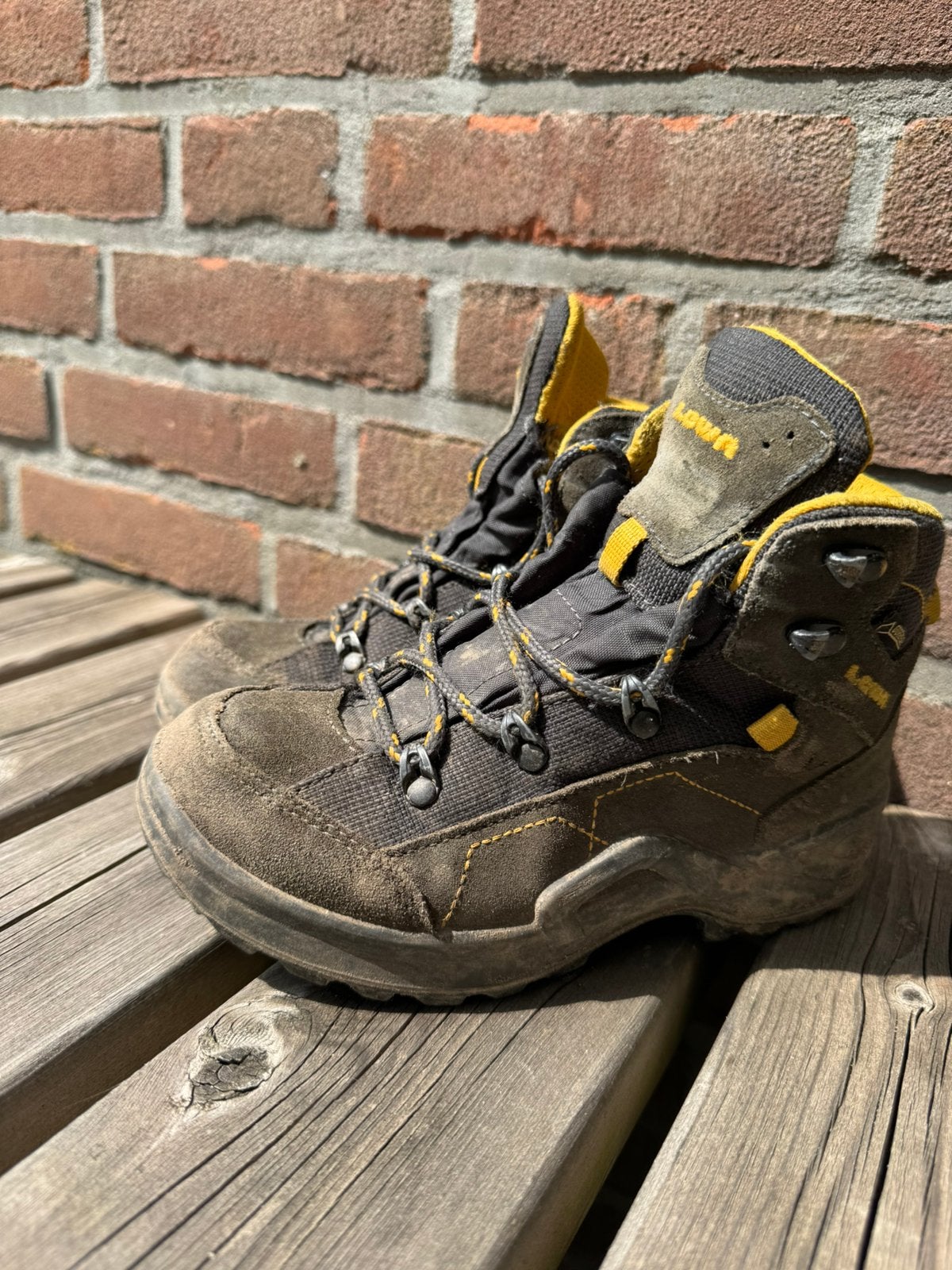 LOWA Bergschoen maat 32 voor kind, Ophalen, Zo goed als nieuw, Schoenen