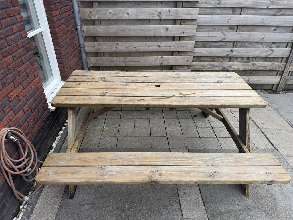Robuuste houten picknicktafel voor buiten, Tuin en Terras, Picknicktafels, Ophalen of Verzenden, Zo goed als nieuw, Inklapbaar
