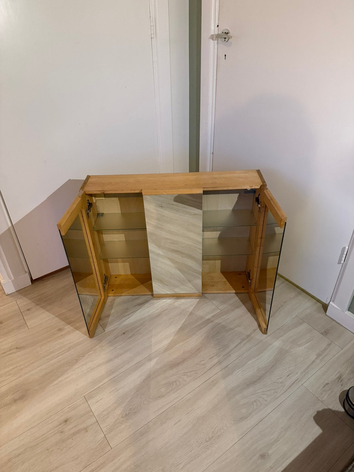 IKEA Houten Spiegelkast / Badkamerkast met Glazen Planken, Ophalen, 50 tot 100 cm, Minder dan 25 cm, Minder dan 100 cm