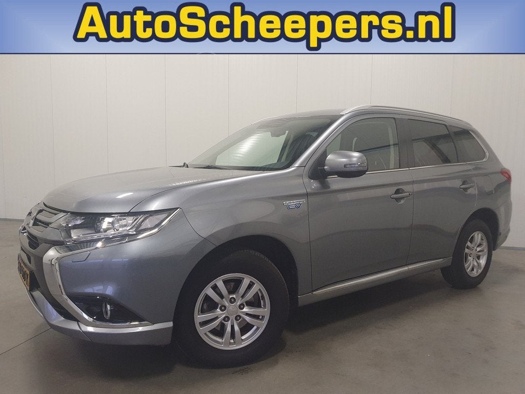 Mitsubishi Outlander 2.0 PHEV Pure NAVI/CRUISE/CLIMA/TRHAAK/, Automaat, 1998 cc, Euro 6, 4 cilinders