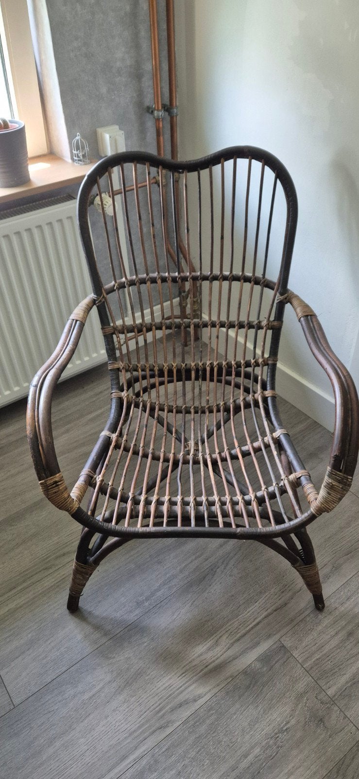 Bruine rieten stoel, Ophalen
