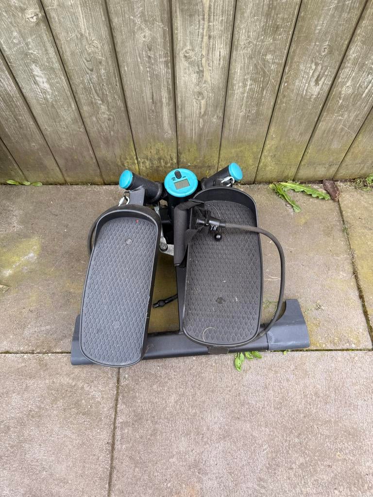 Compacte Stepper met Weerstandsbanden en Display, Sport en Fitness, Fitnessapparatuur, Ophalen, Gebruikt, Stepapparaat, Armen
