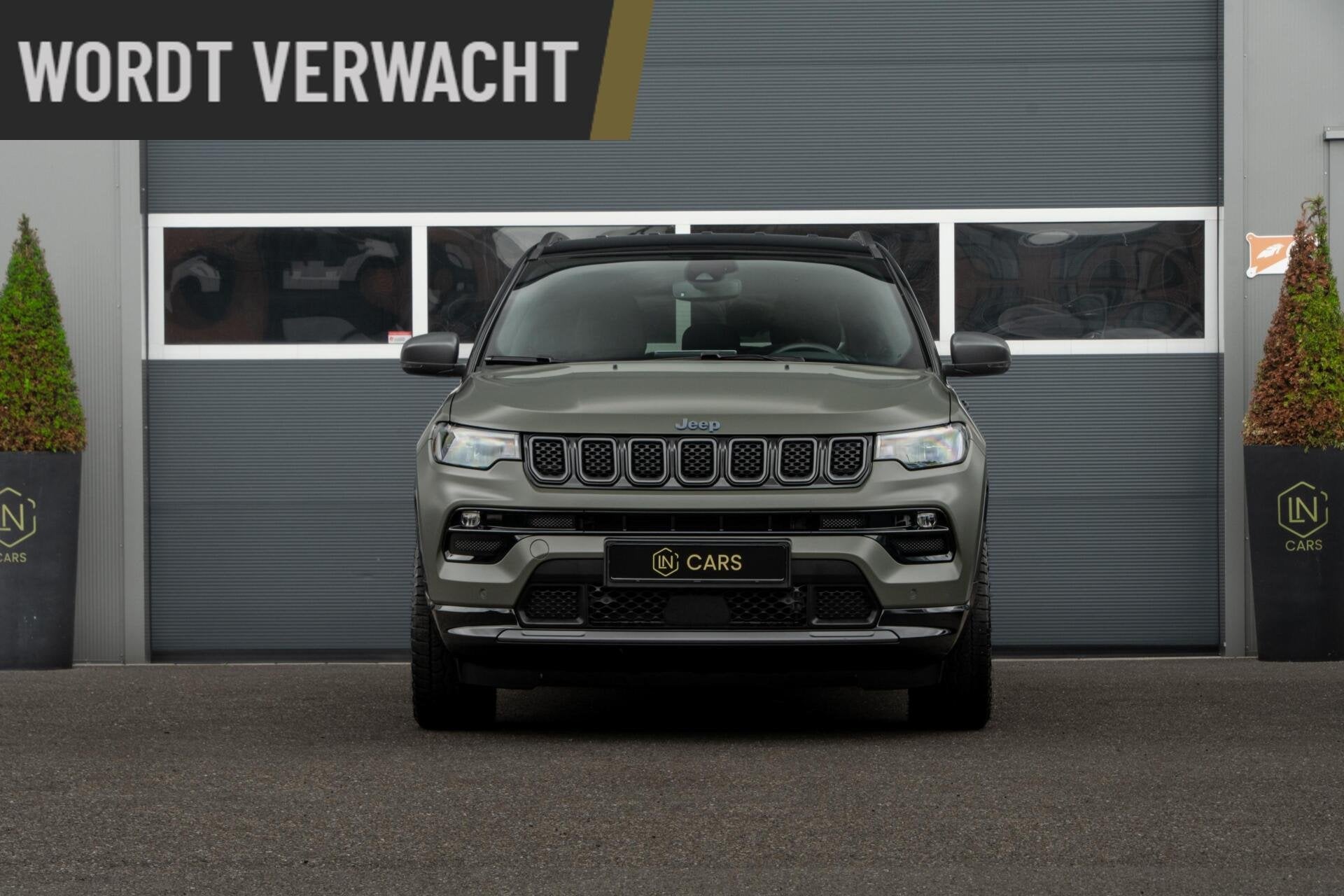 Jeep Compass 4xe 240 Plug-in Hybrid 80th anniversary | DAB, Gebruikt, Zwart, 4 cilinders, Leder en Stof