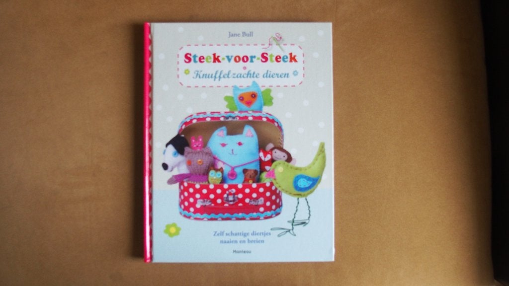 Steek-voor-steek - Knuffelzachte dieren - breien en naaien, Ophalen of Verzenden, Zo goed als nieuw, Breien en Haken, Jane Bull