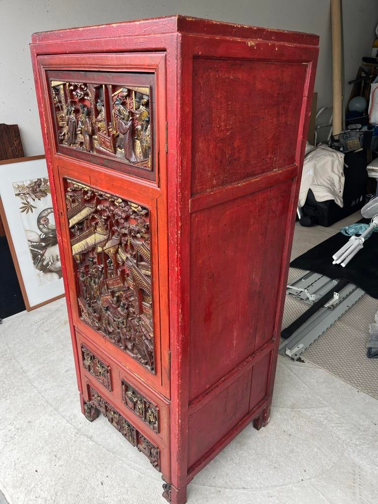 Oud Chinees Kastje met Gedetailleerd Snijwerk, Antiek en Kunst, Ophalen of Verzenden