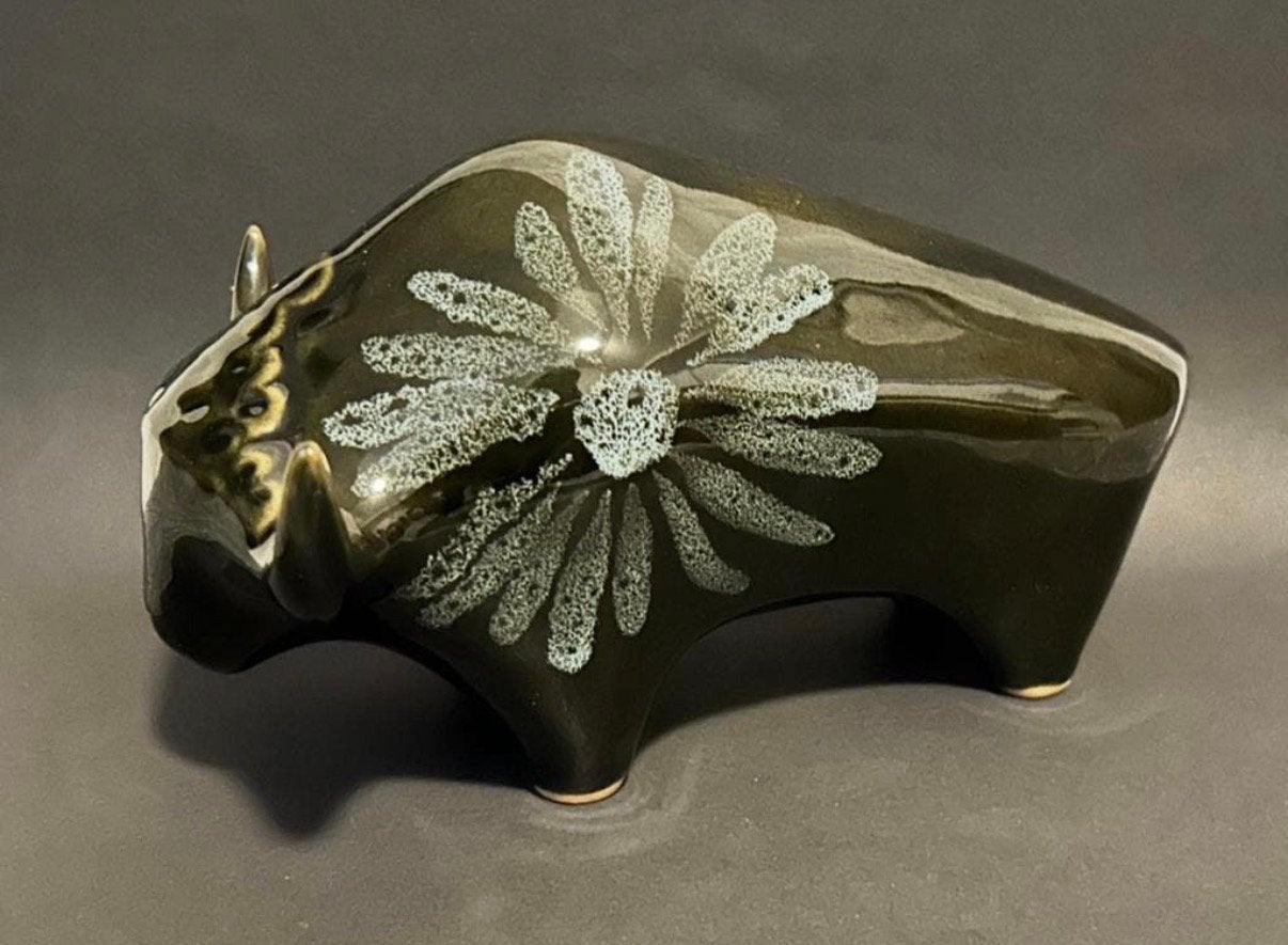 Lotus Pottery, ‘Bull’, Ophalen of Verzenden