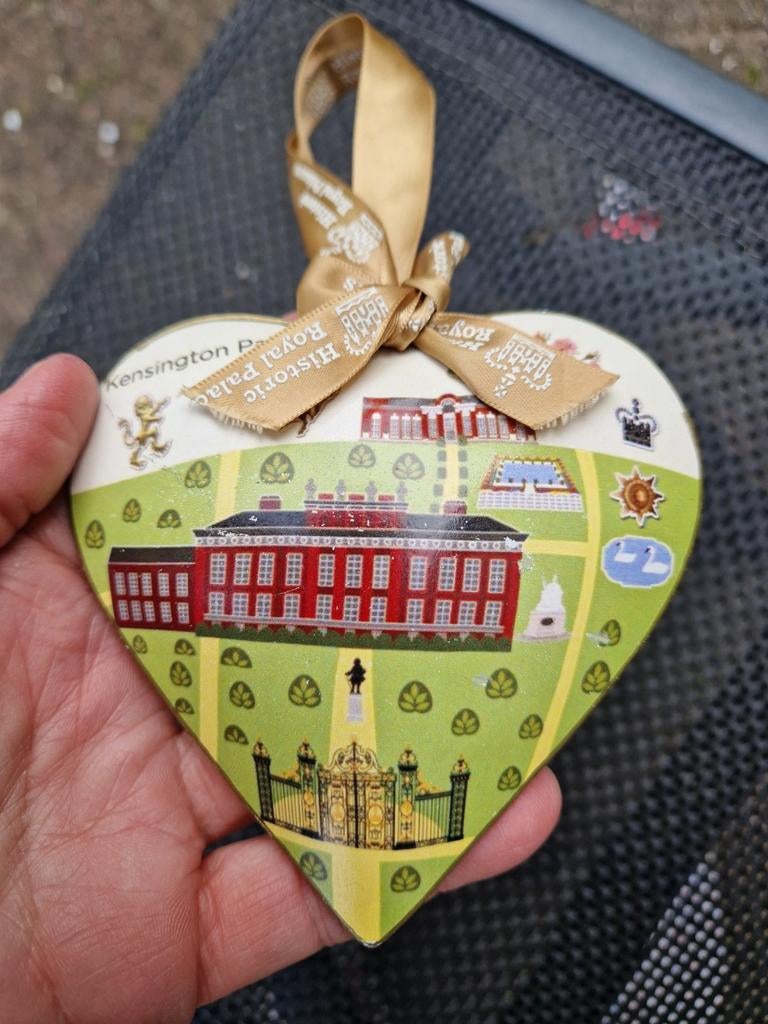 Hanger hart uit Kensington Palace Brits Koningshuis, Ophalen of Verzenden, Nieuw, Buitenland, Overige typen