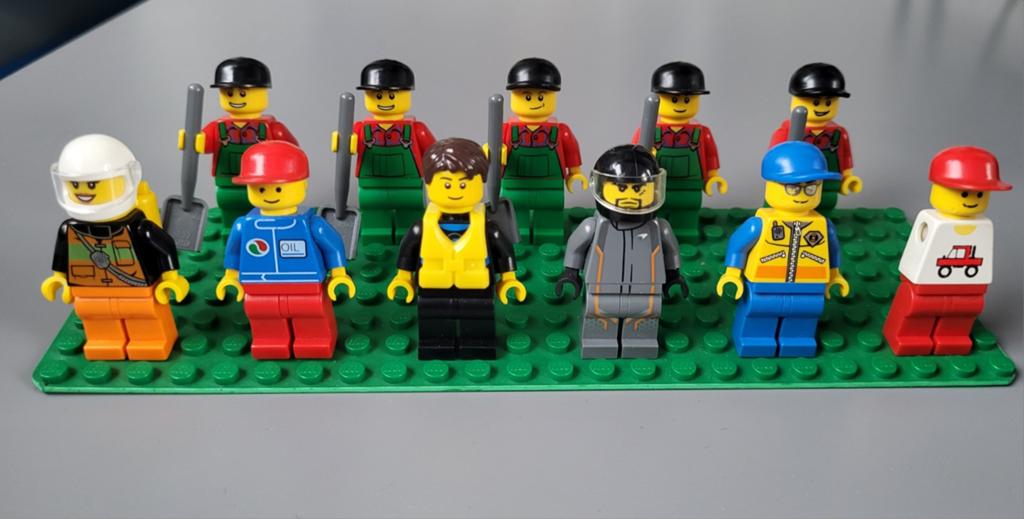11 Lego City minifiguren, Lego, Ophalen of Verzenden, Losse stenen, City