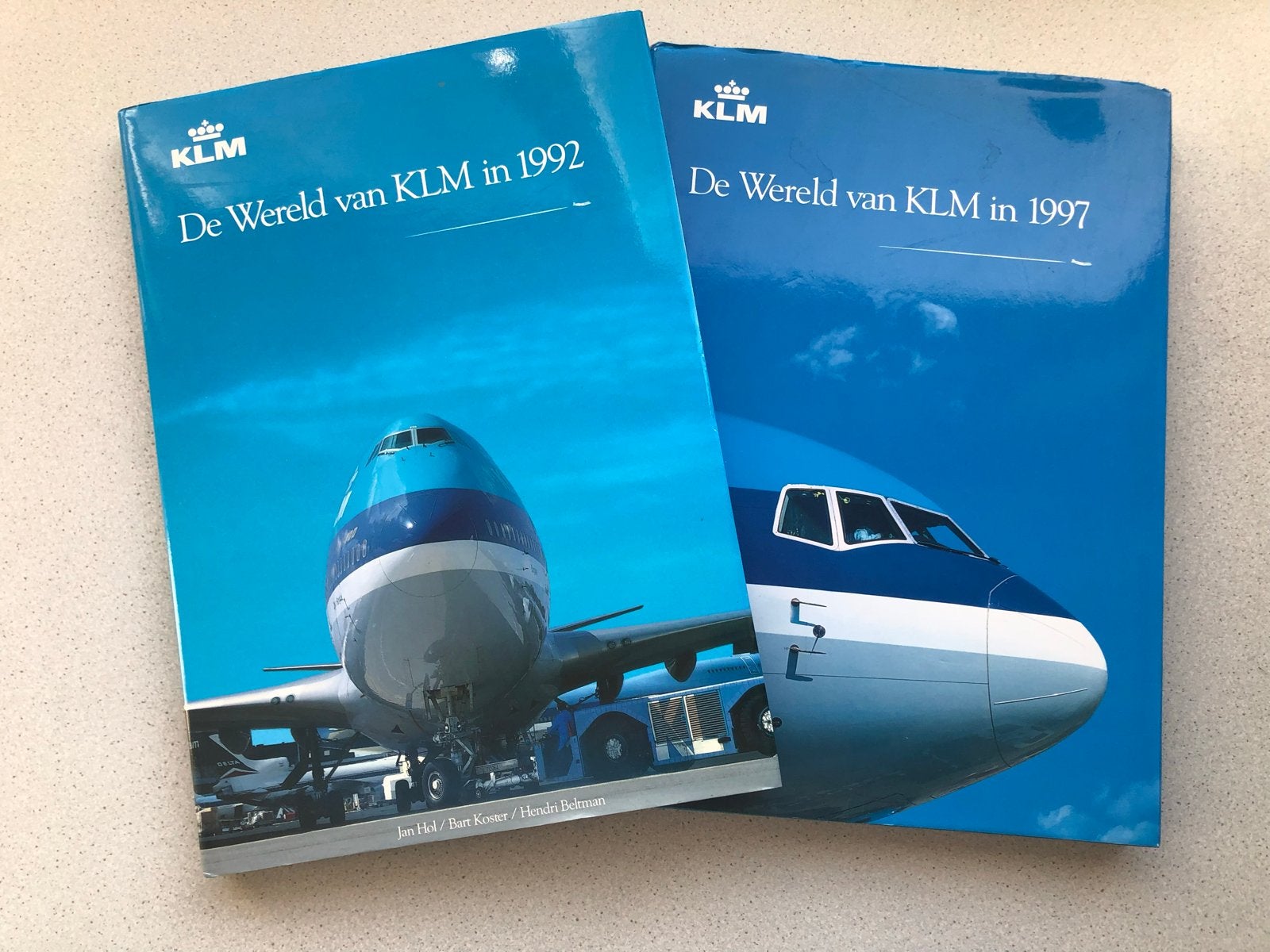 KLM Boeken: De Wereld van KLM in 1992 en 1997, Ophalen of Verzenden, Zo goed als nieuw, Catalogus