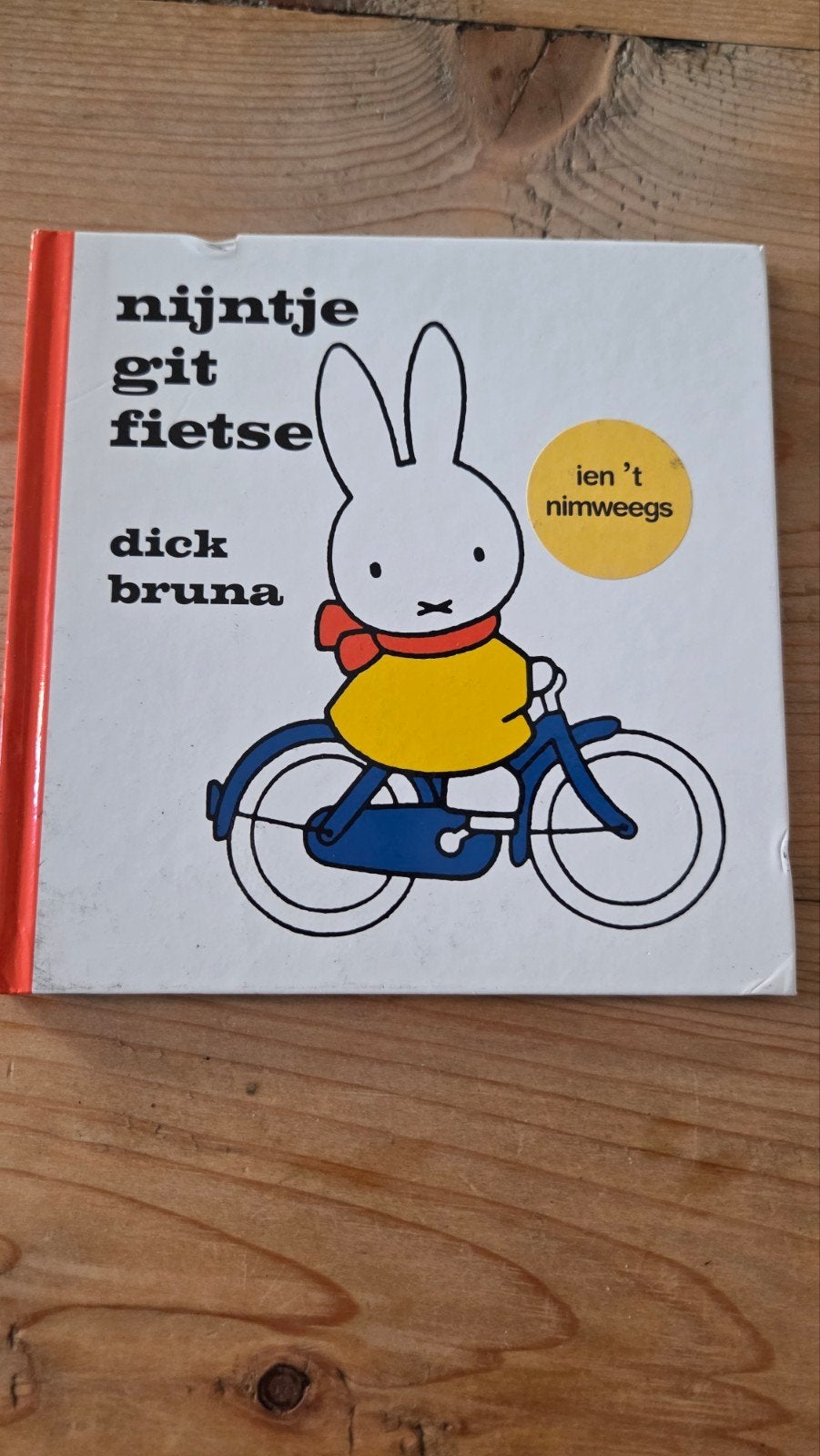 Nijntje git fietse ien 't Nimweegs - Dick Bruna (dialect), Ophalen of Verzenden
