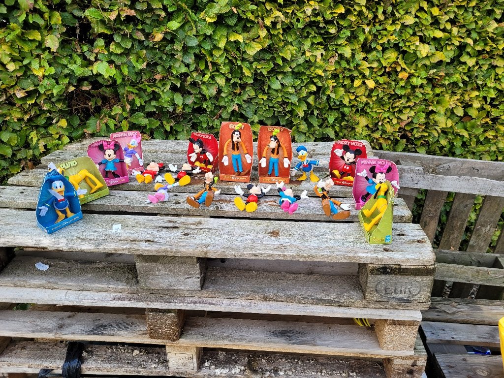 disney 18 stuks nieuwe originele walt disney figuren, Ophalen of Verzenden, Overige figuren, Nieuw, Beeldje of Figuurtje