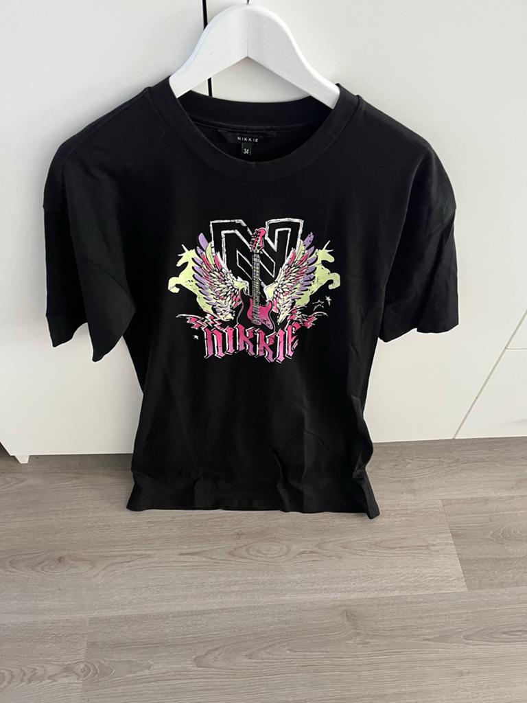 Nikkie t-shirt jurkje maat 34 zo goed als nieuw, Kleding | Dames, T-shirts, Ophalen, Zwart, Zo goed als nieuw, Korte mouw