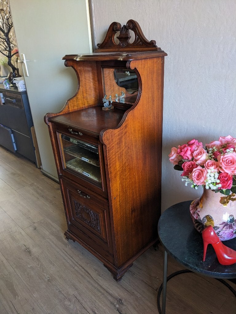 mahonie platen kast, Ophalen