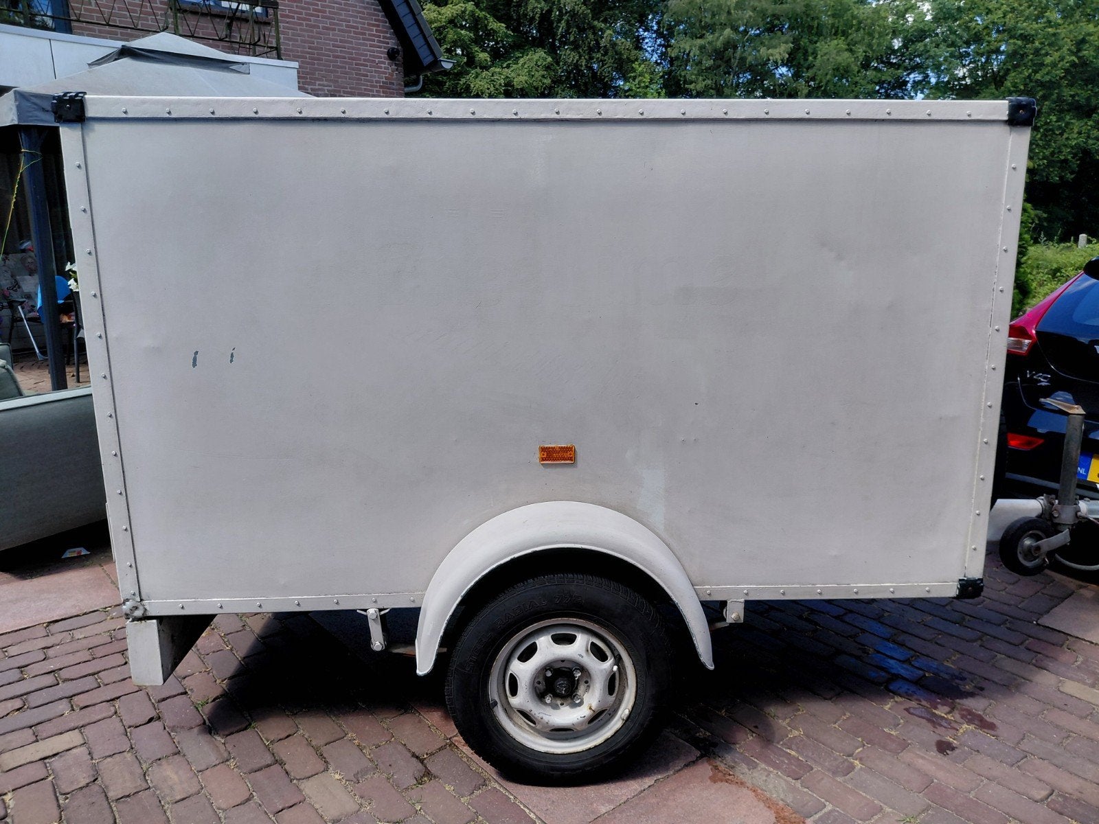 Gesloten aanhanger, Ophalen