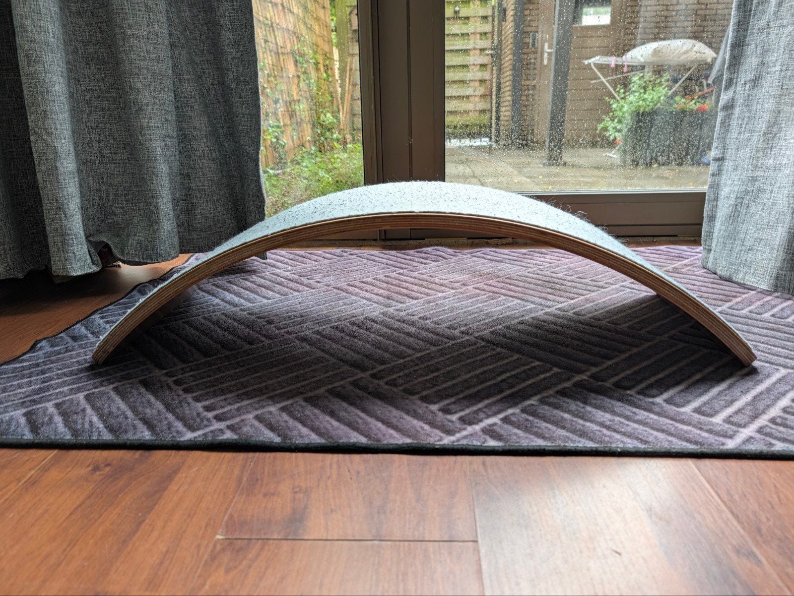 Goki Houten balance board met vilt, Ophalen, Gebruikt, Jongen of Meisje
