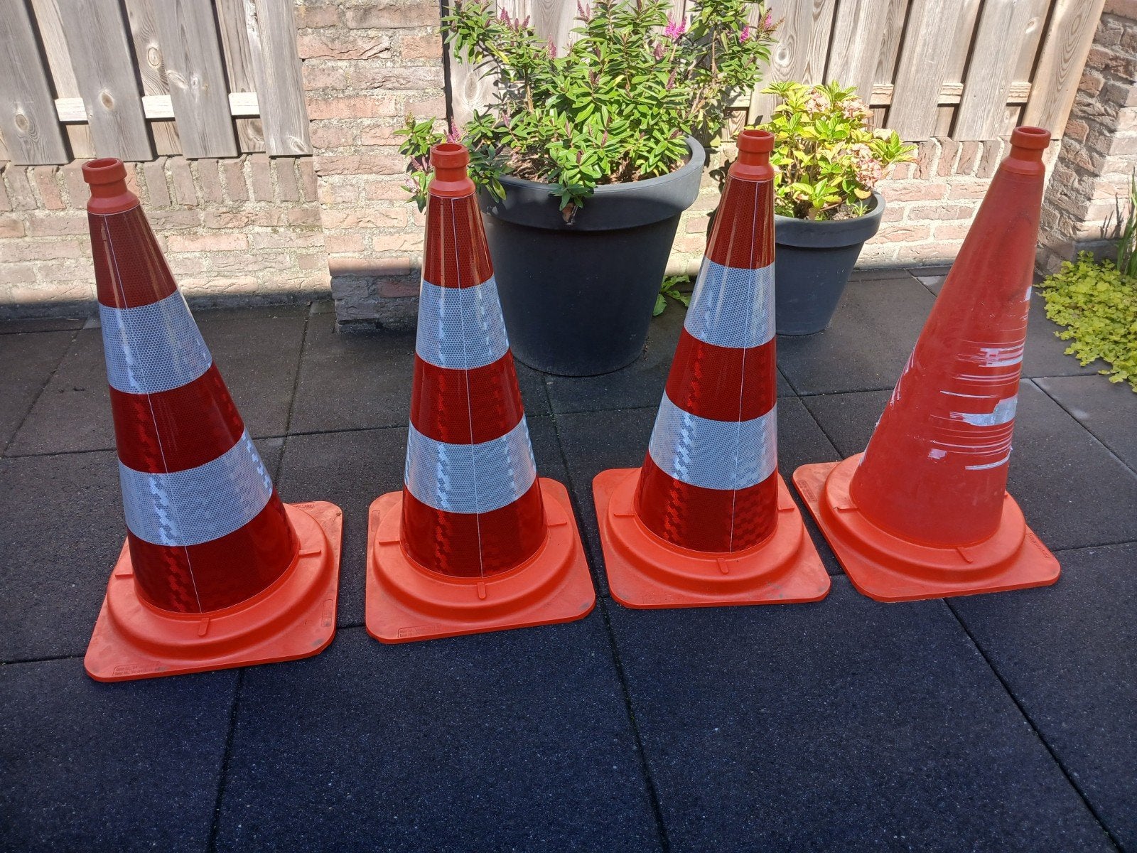 Afzetpionnen 4 stuks., Ophalen, Zo goed als nieuw