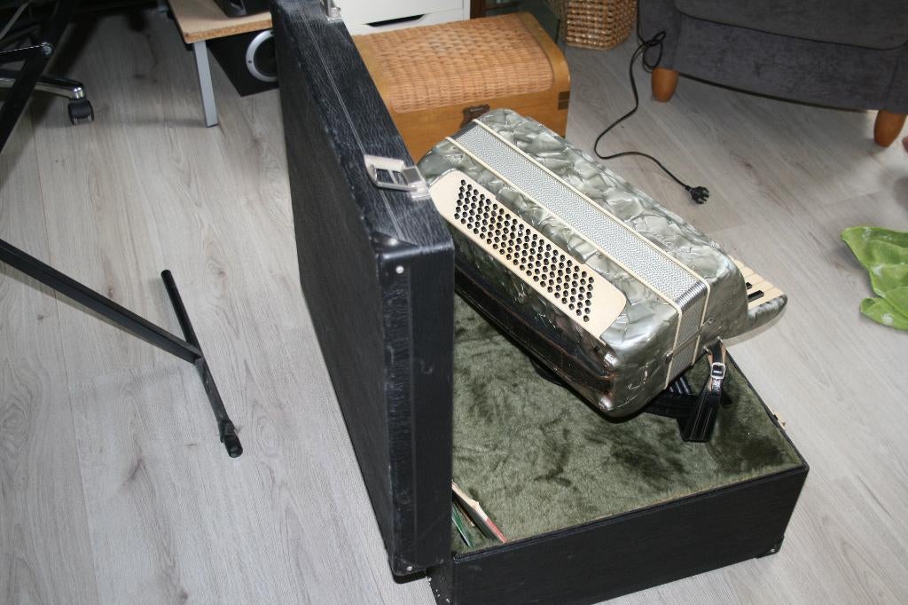 Acordeon, Ophalen, Gebruikt