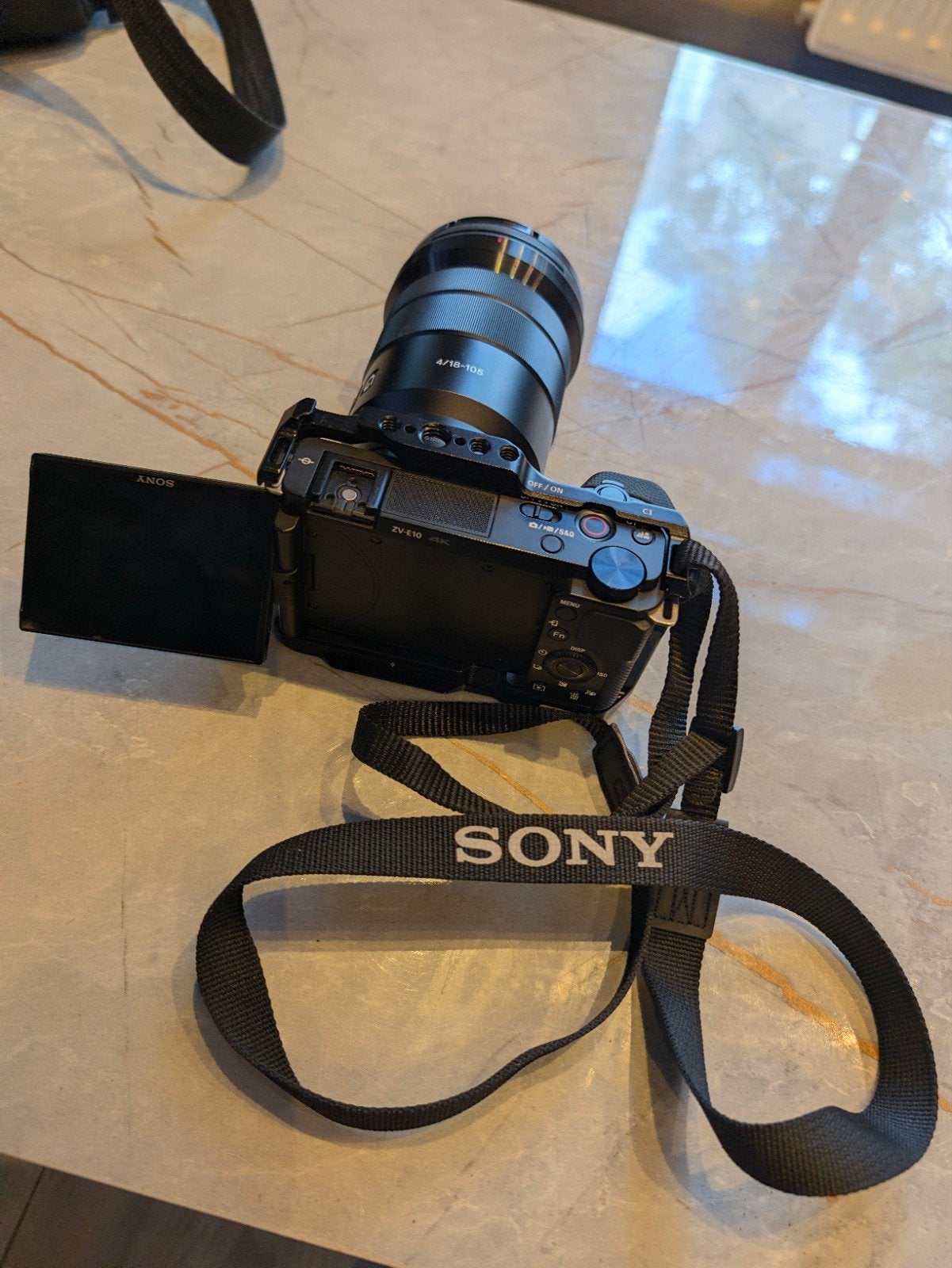 Sony ZV-E10 met 18-105mm en 50mm lenzen, accessoires, Beschermhoes/tas, Sony E-mount, Sony, Ophalen of Verzenden