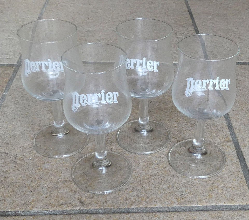 Perrier glazen 4x logo bronwater mineraalwater glas, Glas of Glazen, Ophalen of Verzenden, Overige stijlen, Glas