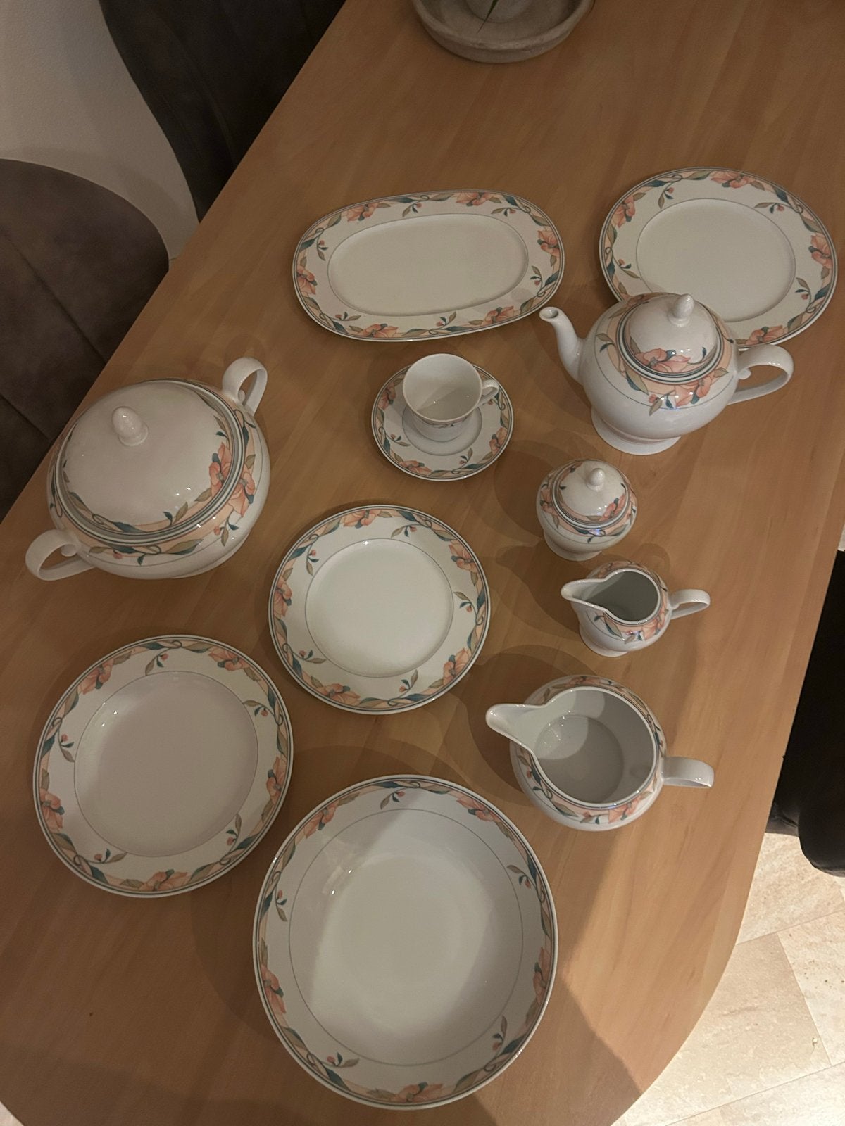 Retro/Vintage Serviesset - Zo goed als nieuw, Huis en Inrichting, Ophalen, Zo goed als nieuw, Vintage, Compleet servies
