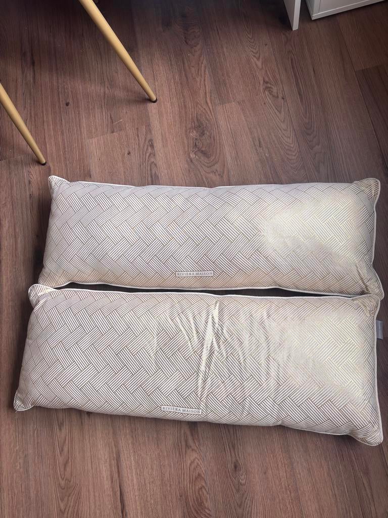 2x Riviera Maison kussens wit/goud, langwerpig, Ophalen, Gebruikt, Wit, Rechthoekig