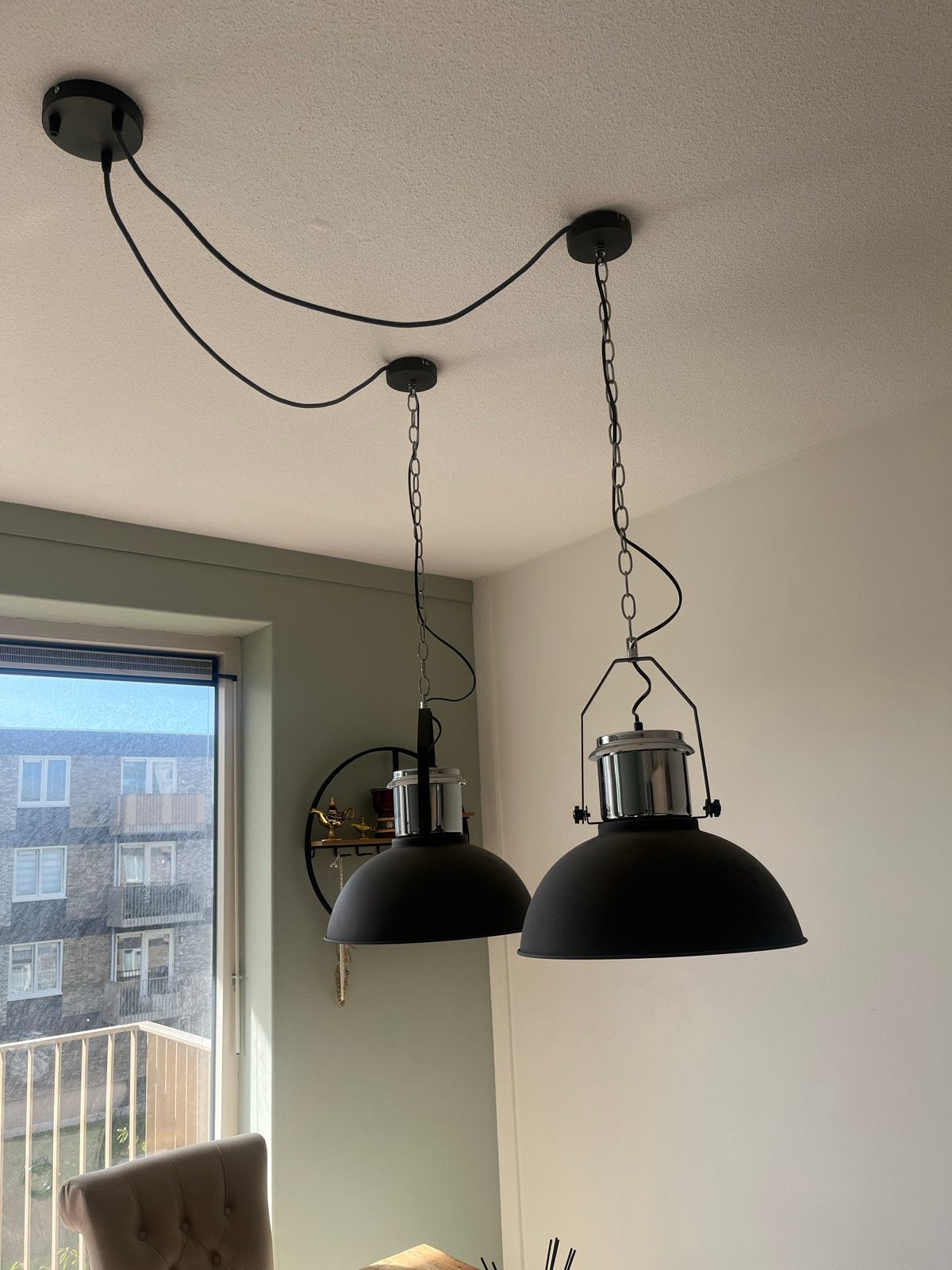 Set 2 grijze hanglampen met industriële look, Ophalen of Verzenden, Zo goed als nieuw, Metaal, E27 (groot)