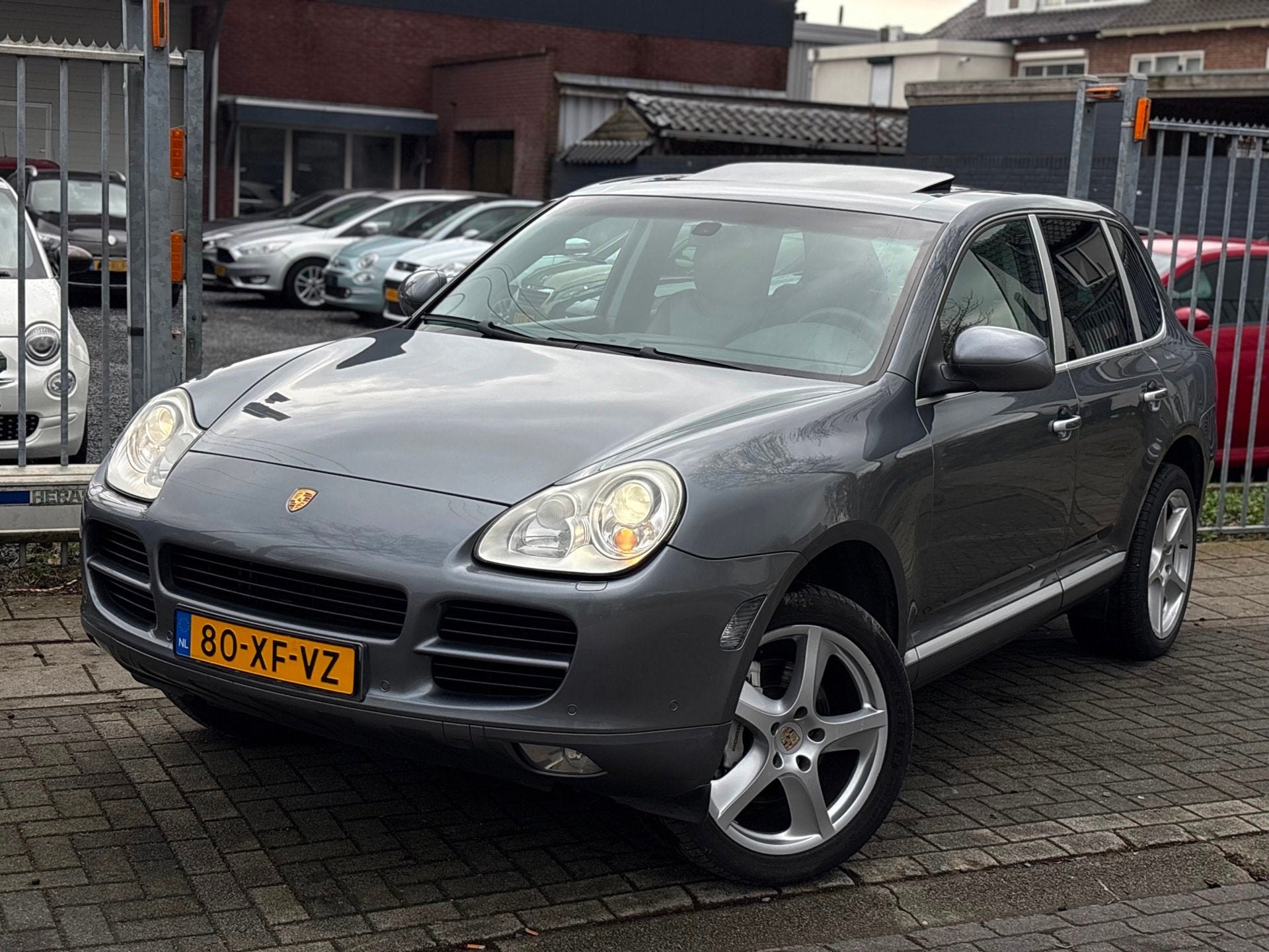 Foto 3 van Porsche Cayenne 4.5 S | Schuifdak | Leder | Trekhaak | 20”