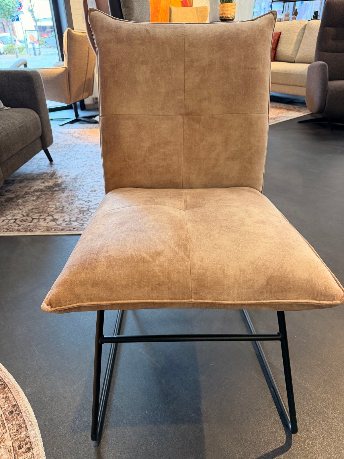 Eetkamerstoel Adore - Liver (Showroommodel), Huis en Inrichting, Ophalen, Overige kleuren, Zo goed als nieuw, Eén