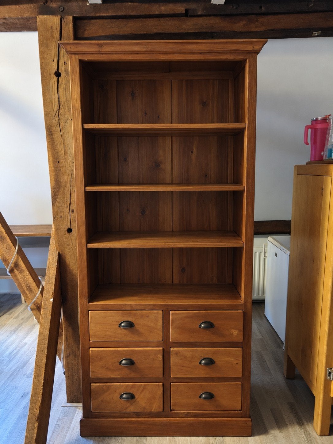 Massief houten kast met lades en planken, Ophalen