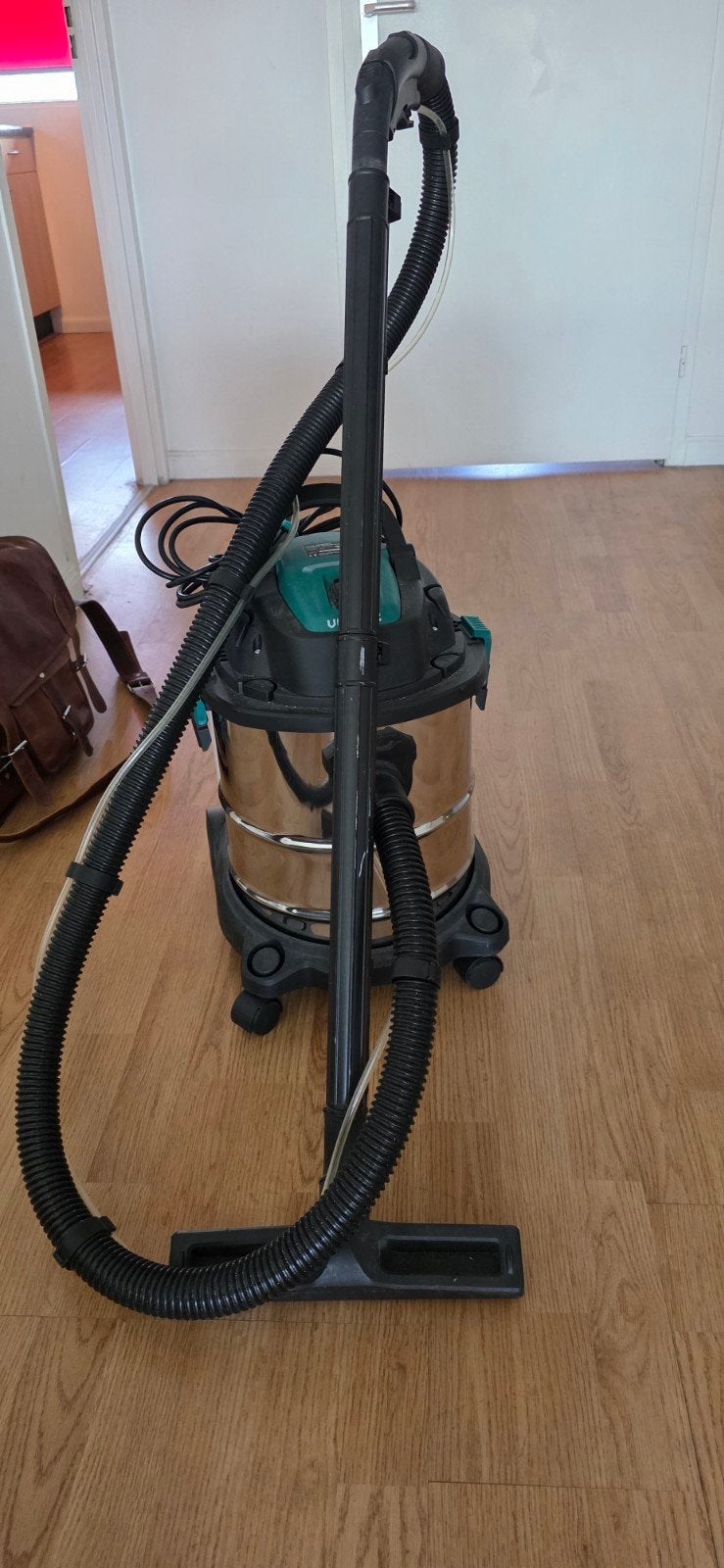 VONROC Stofzuiger Nat- en Droogzuiger met Tapijtreinigingsfu, Combi-reiniger, Overige merken, Ophalen of Verzenden, Zo goed als nieuw