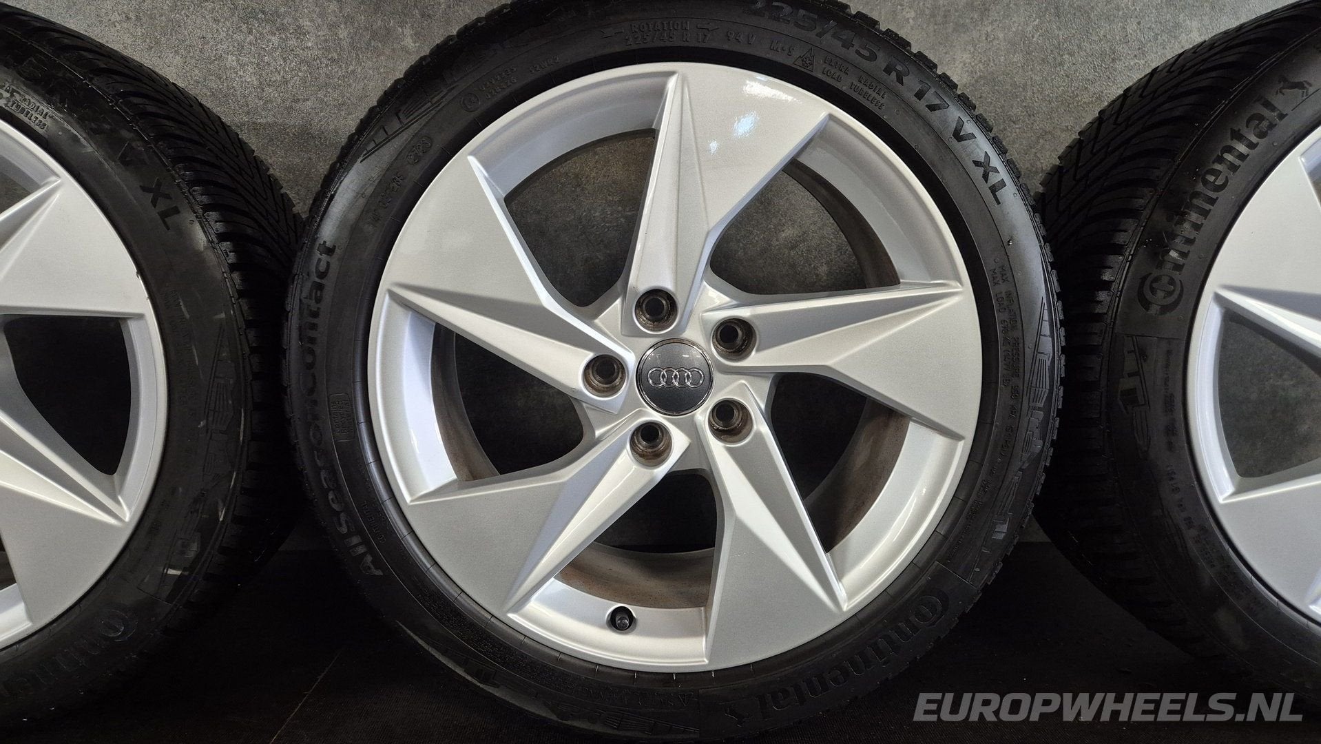 17 inch originele Audi A3 8Y velgen all season banden, Auto-onderdelen, Banden en Velgen, Gebruikt, -, -, Banden en Velgen