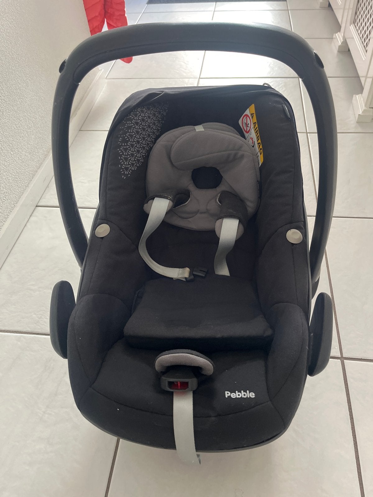 Maxi-Cosi Pebble met 2 Isofix bases, Ophalen, Zo goed als nieuw, Isofix, 0 t/m 13 kg