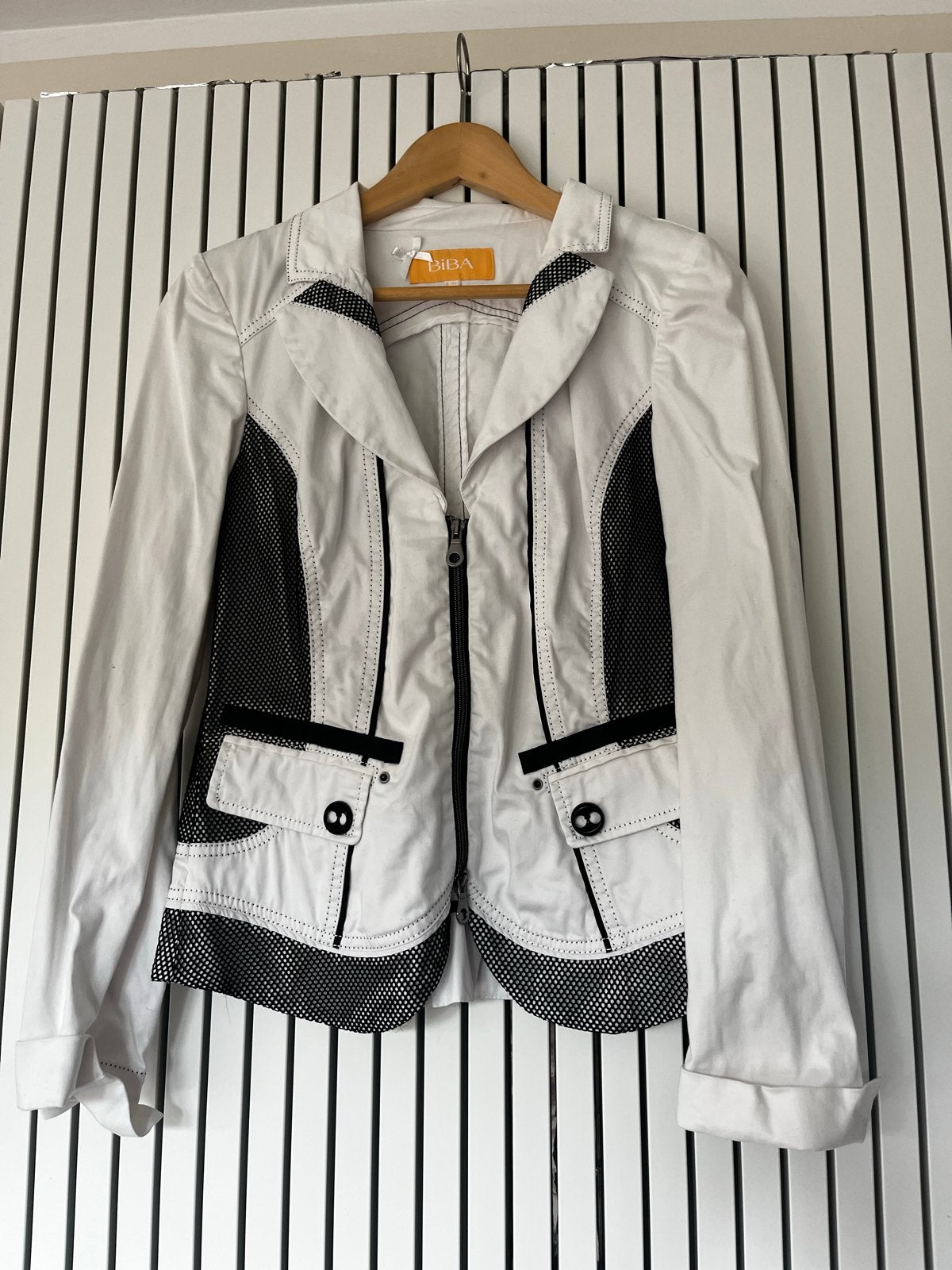 BiBA Jasje Wit/Zwart Maat 36 (S) Zo goed als nieuw, Kleding | Dames, Wit, Ophalen of Verzenden, Zo goed als nieuw, Jasje